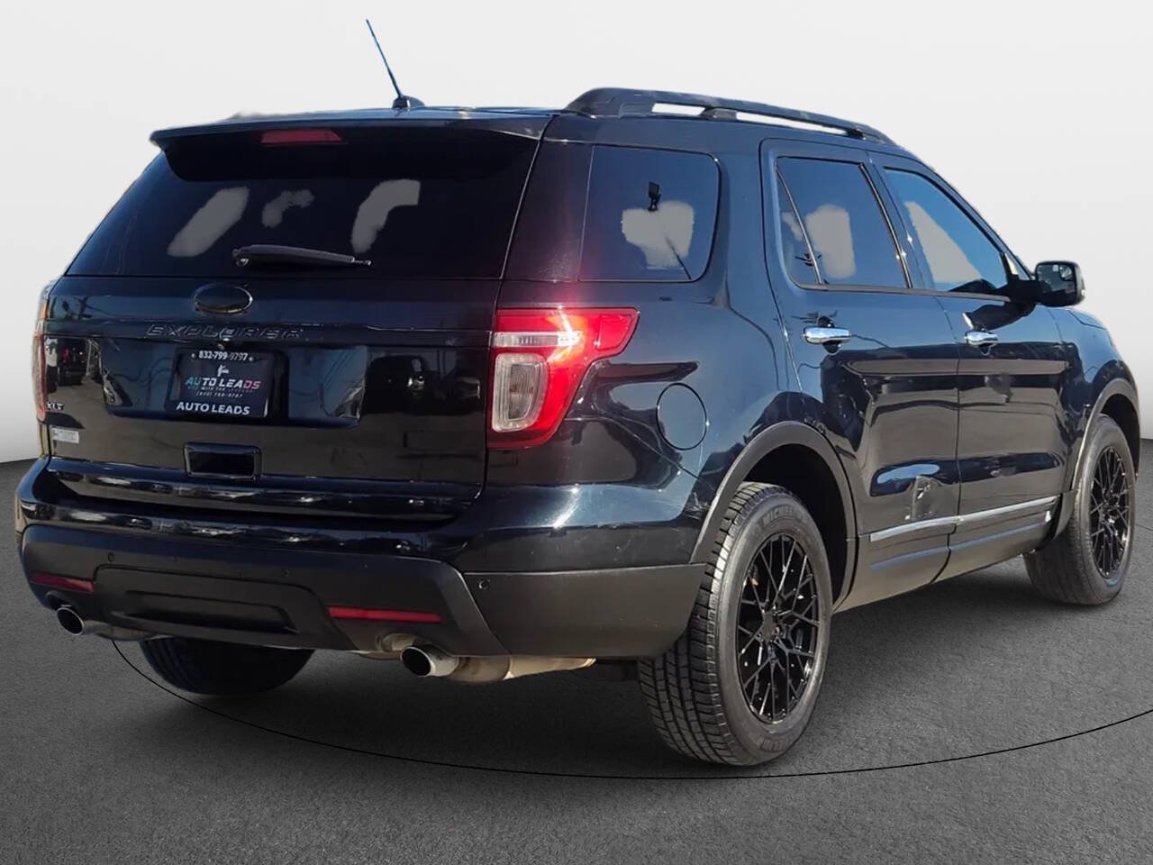 Used 2014 Ford Explorer XLT w/ Equipment Group 202A FWD image 5