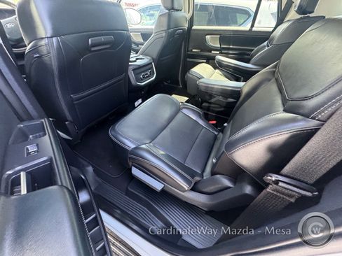 Used 2025 Ford Expedition Max Platinum AWD/4WD image 11