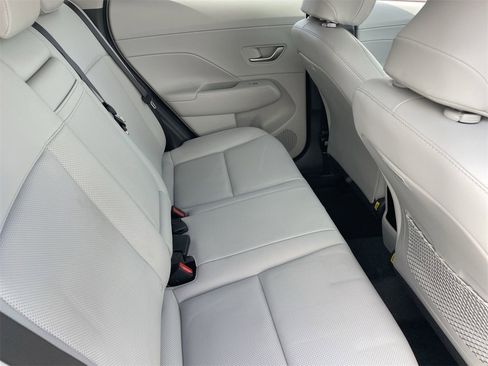 Used 2025 Hyundai Kona Limited image 12