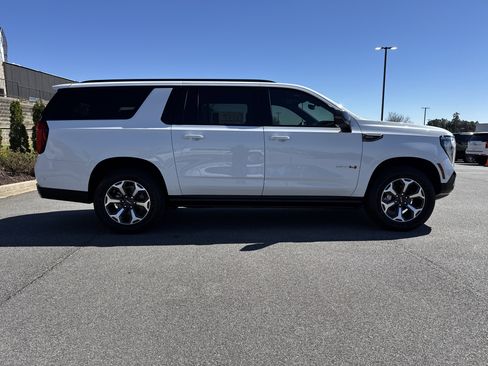 New 2026 GMC Yukon XL AT4 Ultimate image 11
