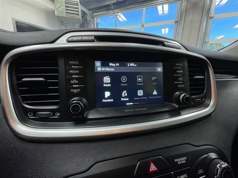 Used 2018 Kia Sorento AWD image 17
