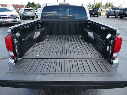 Used 2021 Toyota Tacoma SR5 w/ Technology Package AWD/4WD image 17