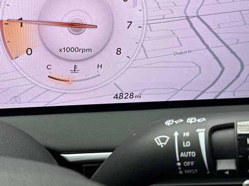 Used 2026 Genesis GV70 2.5T Select image 28