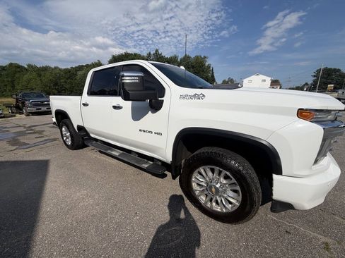 Used 2021 Chevrolet Silverado 2500 High Country w/ Z71 Off-Road Package AWD/4WD image 9