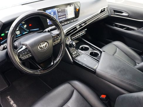 Used 2022 Toyota Mirai XLE image 8