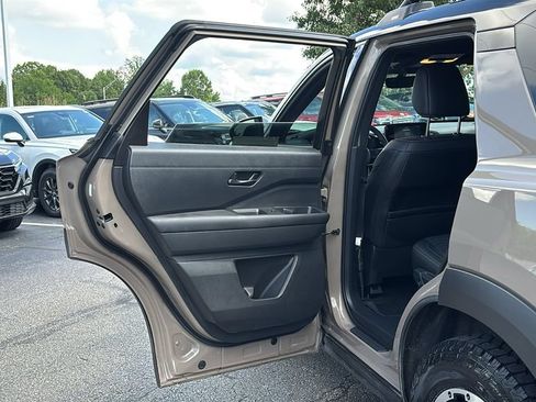 Used 2024 Nissan Pathfinder Rock Creek AWD/4WD image 27