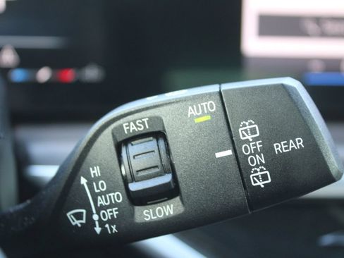 Used 2025 BMW X5 xDrive40i AWD/4WD image 39