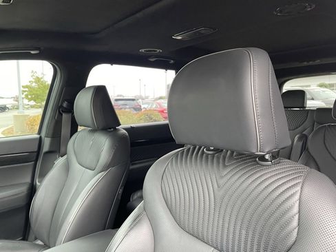 Used 2023 Hyundai Palisade Calligraphy image 23