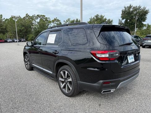 Used 2025 Honda Pilot Touring image 12