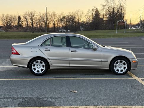 Used 2005 Mercedes-Benz C 320 Sedan image 4