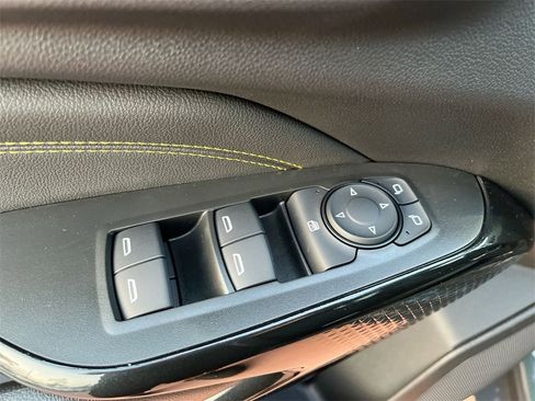 New 2026 Chevrolet Trax LT w/ Sunroof Package image 23