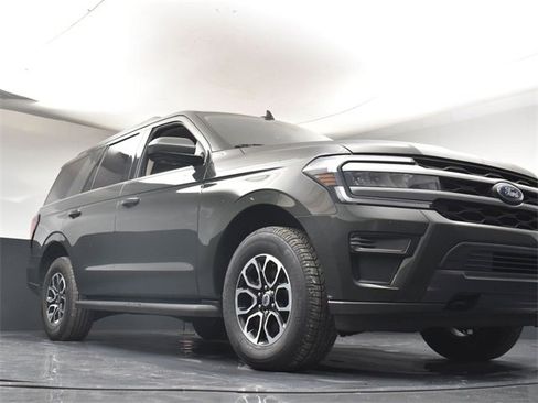 Used 2022 Ford Expedition XLT image 31