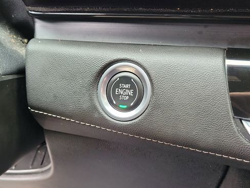 Used 2021 Cadillac Escalade Premium Luxury AWD/4WD image 31