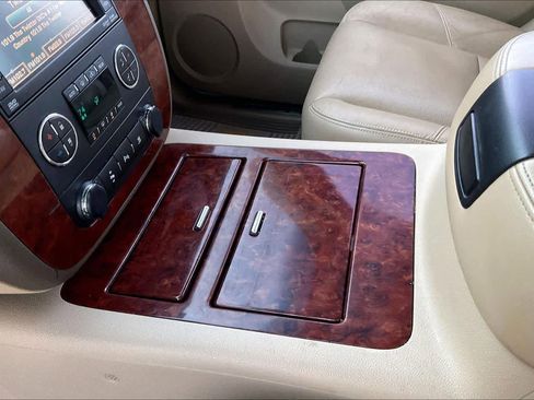 Used 2011 Chevrolet Tahoe LTZ image 16