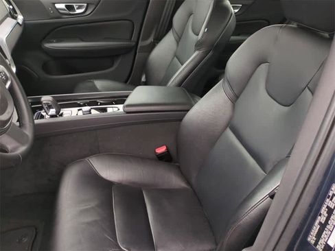 Used 2024 Volvo S60 B5 Core image 15