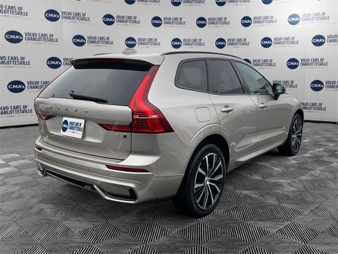 Certified 2023 Volvo XC60 B5 Plus w/ Climate Package image 5