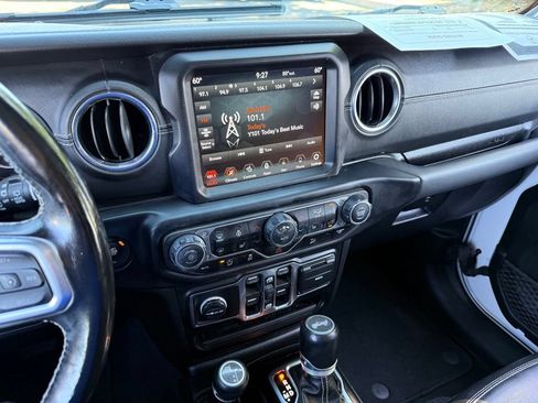 Used 2021 Jeep Wrangler Unlimited Sahara AWD/4WD image 22