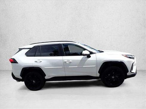 Used 2022 Toyota RAV4 SE w/ Convenience Package AWD/4WD image 5