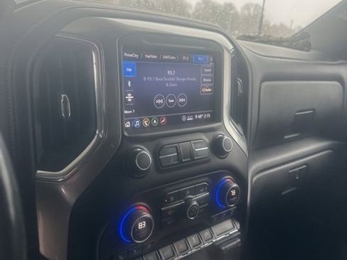 Used 2020 Chevrolet Silverado 3500 LTZ w/ LTZ Convenience Package image 11