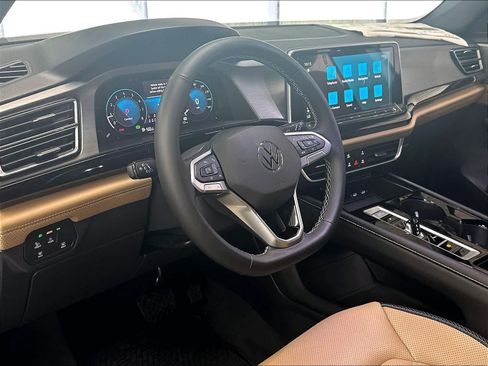 New 2026 Volkswagen Atlas Cross Sport SE FWD image 7