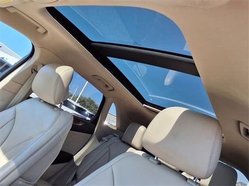 Used 2017 Lincoln MKC Select w/ Select Plus Package image 7