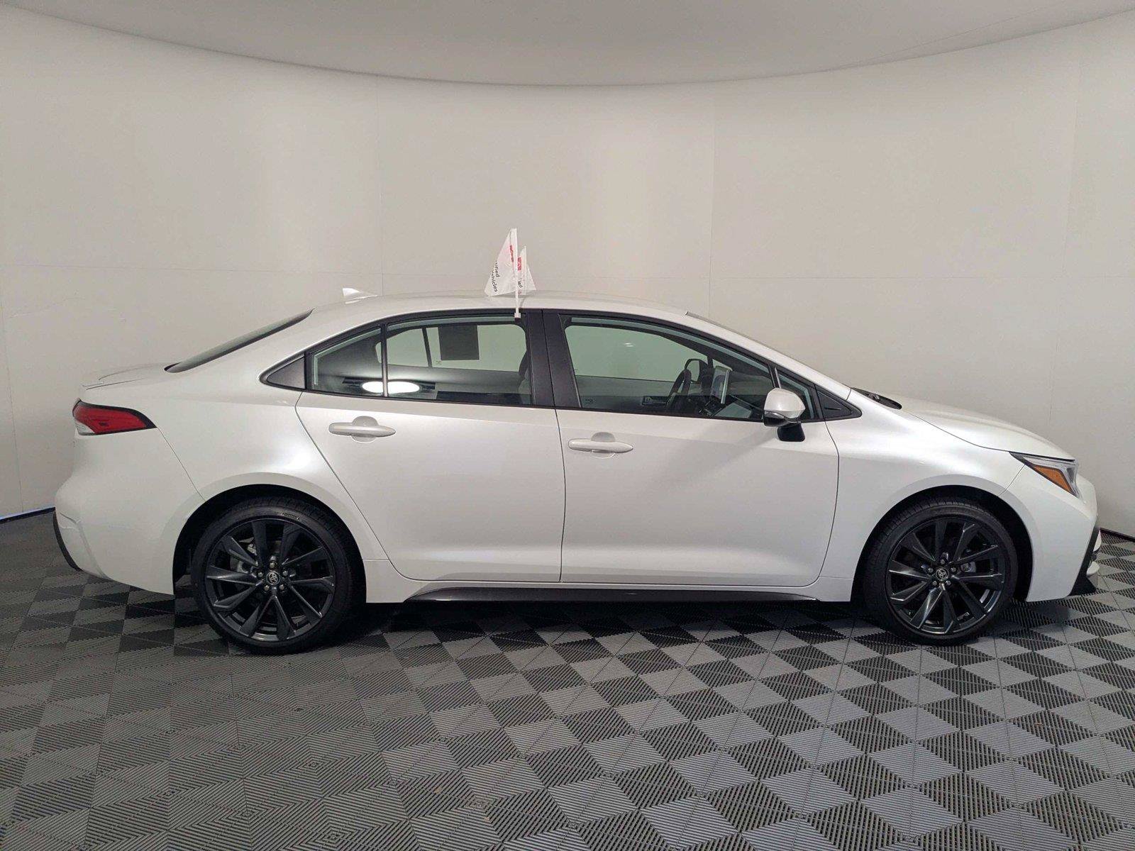 Certified 2026 Toyota Corolla SE w/ SE Package FWD image 3