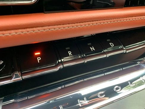 Certified 2025 Lincoln Aviator Reserve w/ Equipment Group 201A AWD/4WD image 29