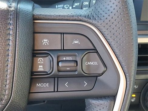 Used 2025 Toyota 4Runner TRD Off-Road image 21