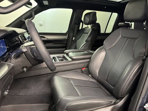 Used 2023 Jeep Wagoneer Series II AWD/4WD image 27