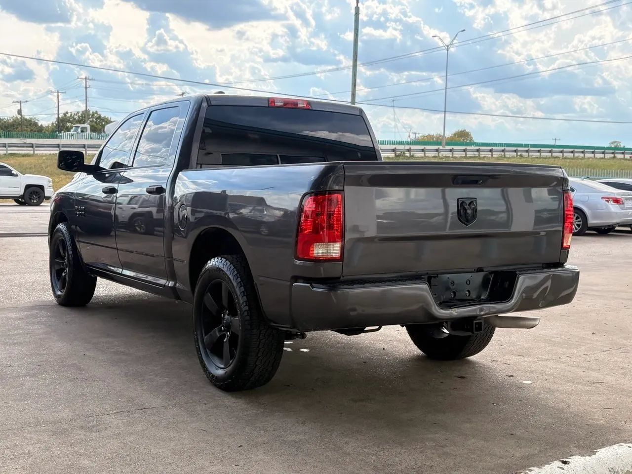 Used 2018 RAM 1500 Express w/ Express Value Package RWD image 5
