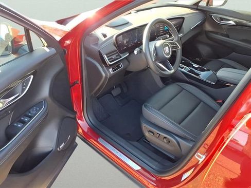 Used 2025 Buick Envision Preferred AWD/4WD image 9