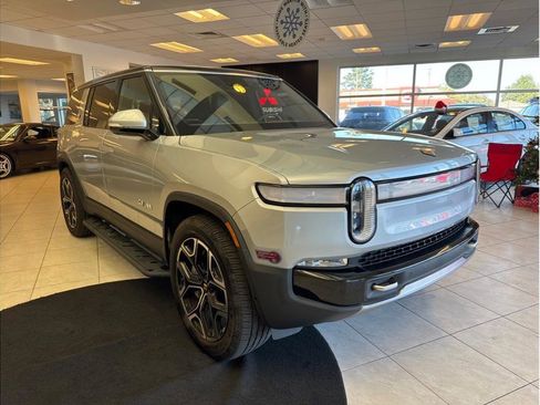 Used 2024 Rivian R1S Adventure image 3