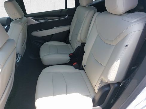 Used 2025 Cadillac XT6 Sport w/ LPO, Floor Liner Package image 17