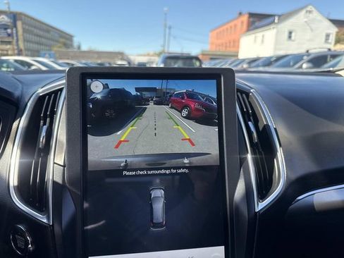 Used 2023 Ford Edge Titanium image 27