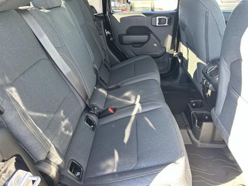 New 2026 Jeep Gladiator Sport AWD/4WD image 15