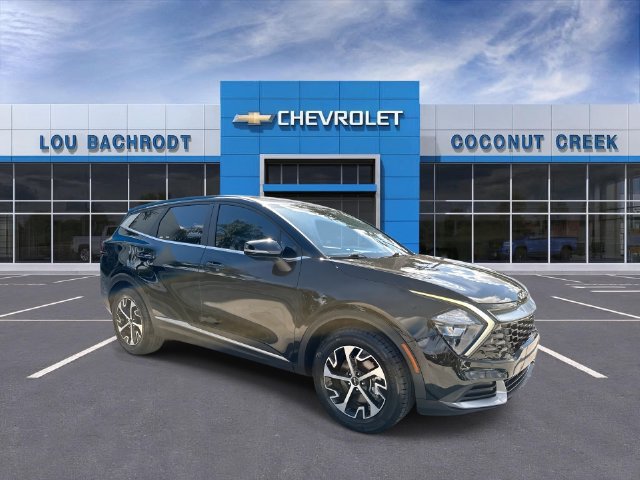 Used 2023 Kia Sportage EX FWD image 2