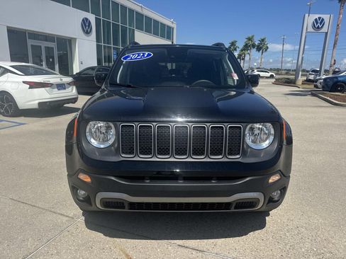 Used 2023 Jeep Renegade Latitude AWD/4WD image 2