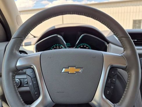 Used 2017 Chevrolet Traverse LT FWD image 25