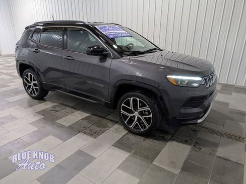 Used 2024 Jeep Compass Limited w/ Elite Group AWD/4WD image 5