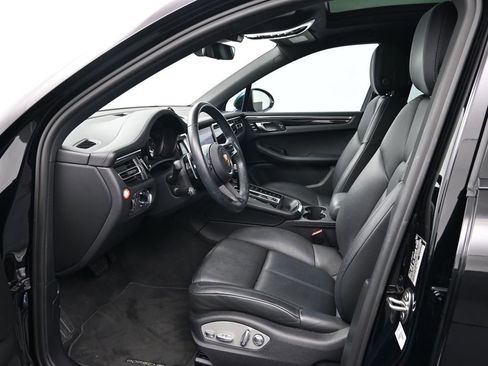 Used 2022 Porsche Macan image 4