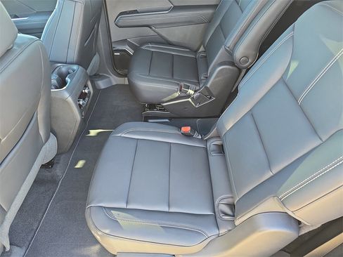 New 2026 GMC Acadia Elevation image 15