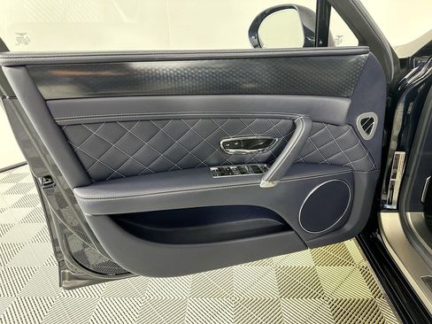 Certified 2017 Bentley Flying Spur S W12 image 17