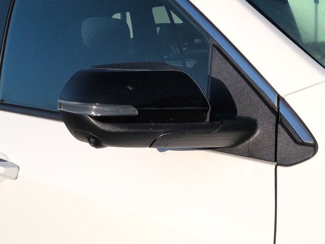 Used 2025 GMC Acadia Elevation FWD image 11