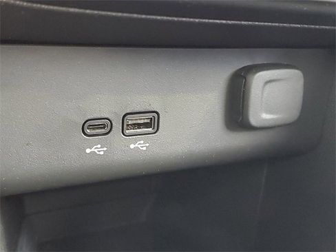 Certified 2025 Buick Encore GX Preferred image 29