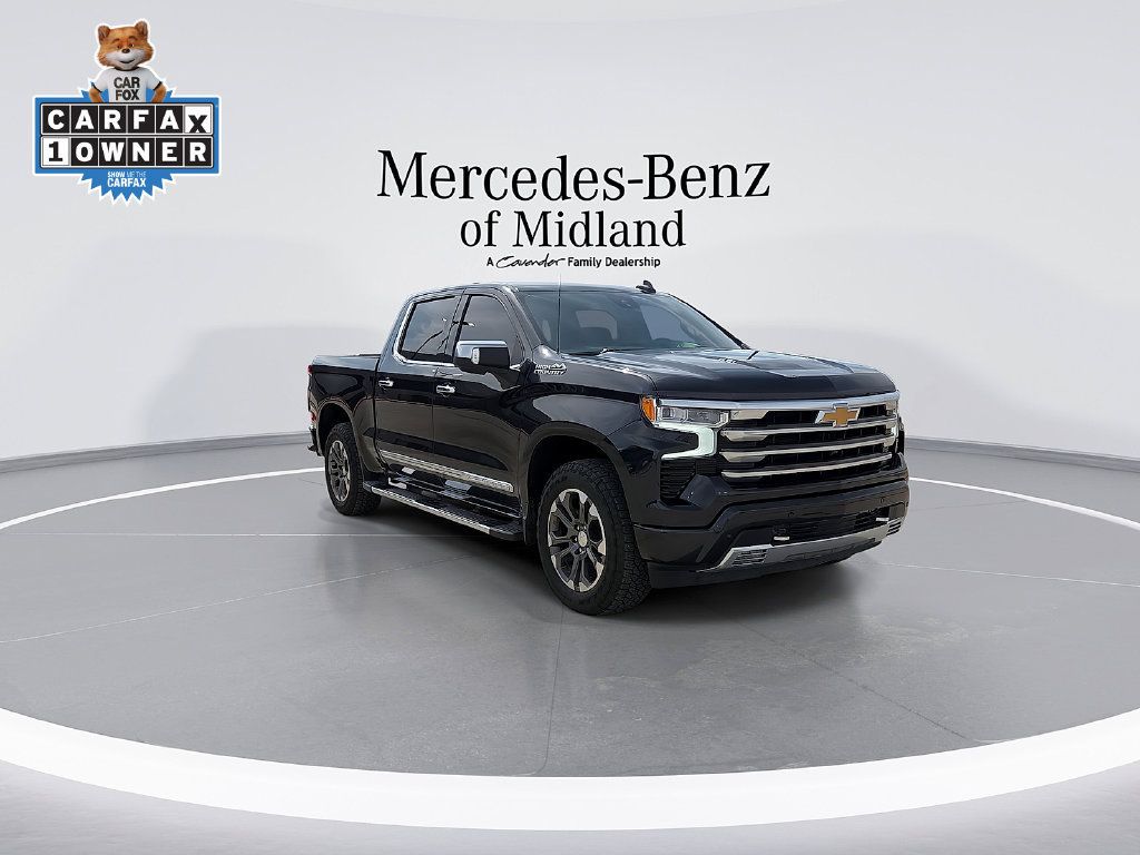 Used 2024 Chevrolet Silverado 1500 High Country w/ Technology Package AWD/4WD image 2