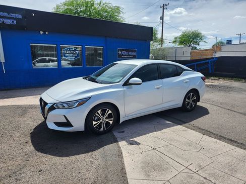 Used 2020 Nissan Sentra SV image 2