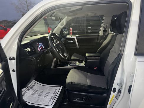 Used 2018 Toyota 4Runner SR5 RWD image 7