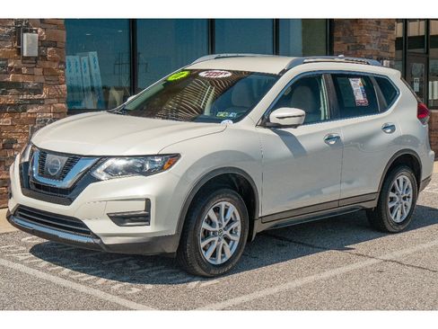 Used 2017 Nissan Rogue SV w/ SV Premium Package AWD/4WD image 7
