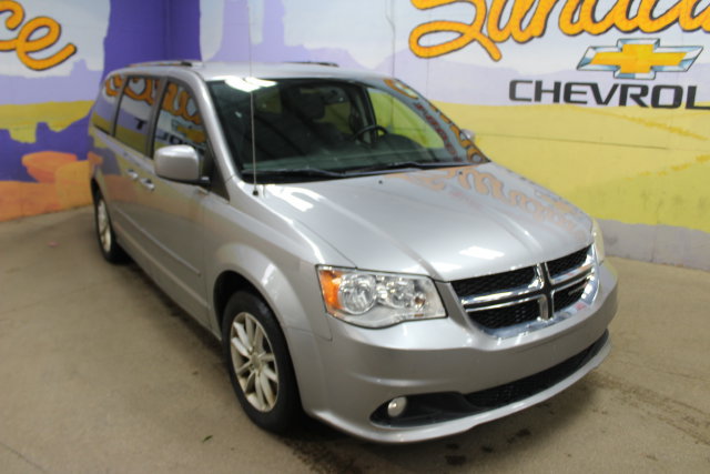 Used 2016 Dodge Grand Caravan SXT FWD image 2