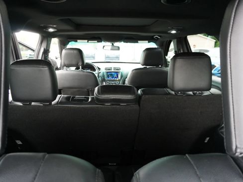 Used 2016 Ford Explorer XLT w/ Equipment Group 202A AWD/4WD image 16